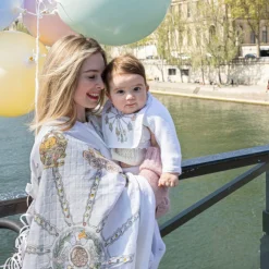 Atelier Choux Carre - Swaddle