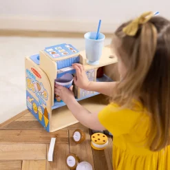 Melissa & Doug Wooden Cool Scoops Ice Creamery